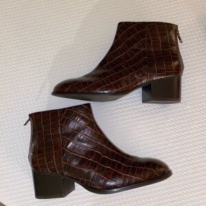 Anthropologie Leather Ankle Boots | size 8